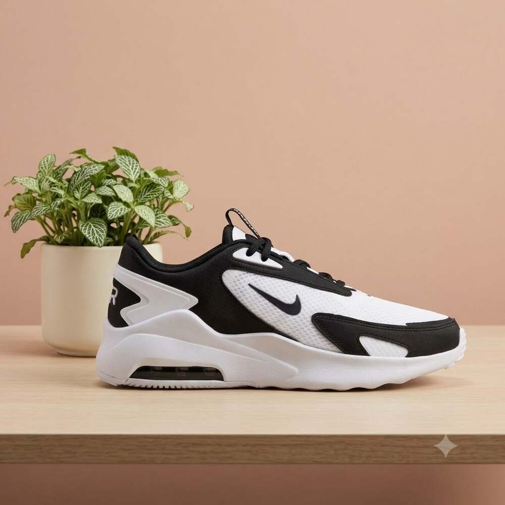 NWT Nike Air Max Bolt Women's Running Shoes, White Black White, 7.5 US